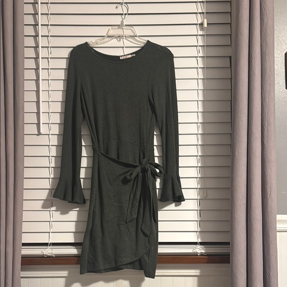 Zara Green Sheath Dress with Bell Sleeves